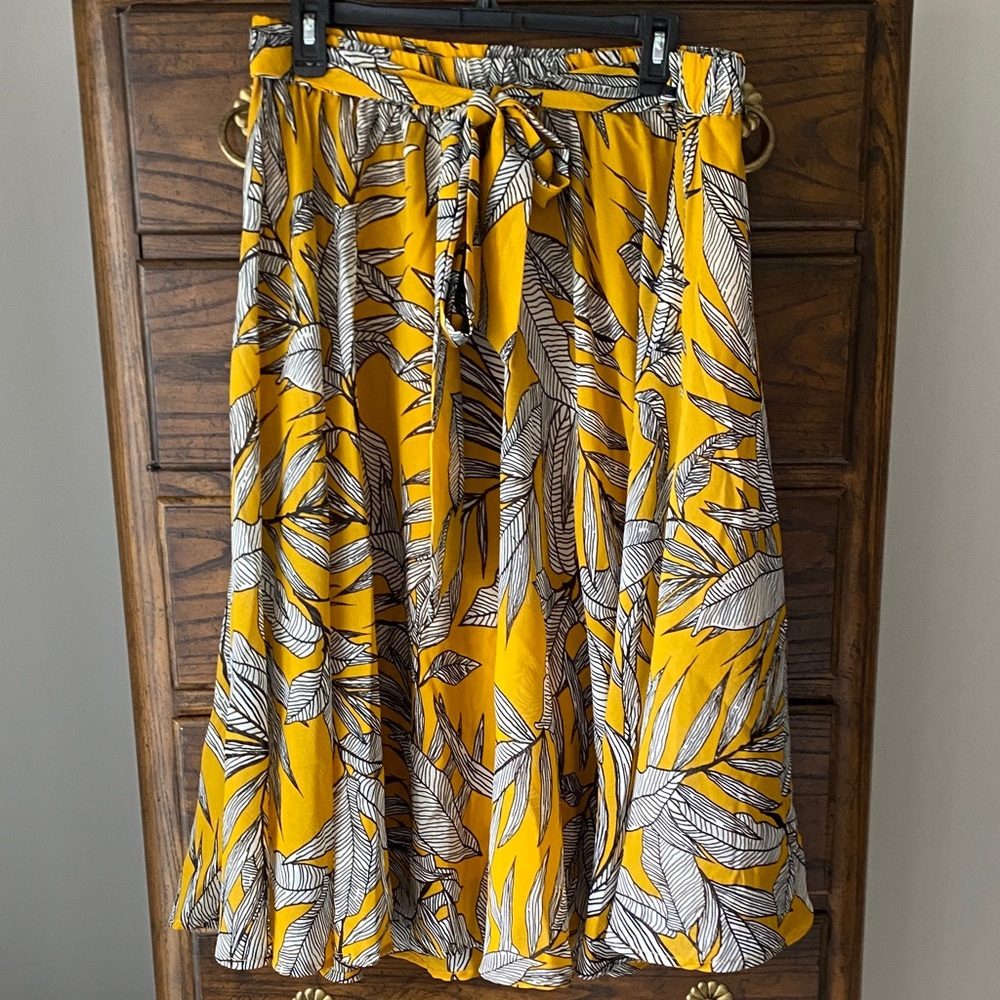 Mix Nouveau Mustard/Black Leaf Print A-Line Skirt Size XL
